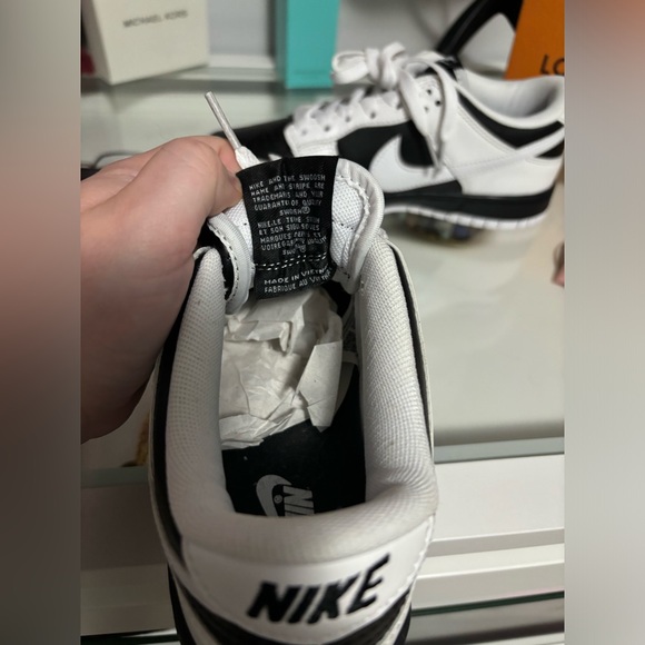 Reverse Panda Nike Dunks - Picture 6 of 9